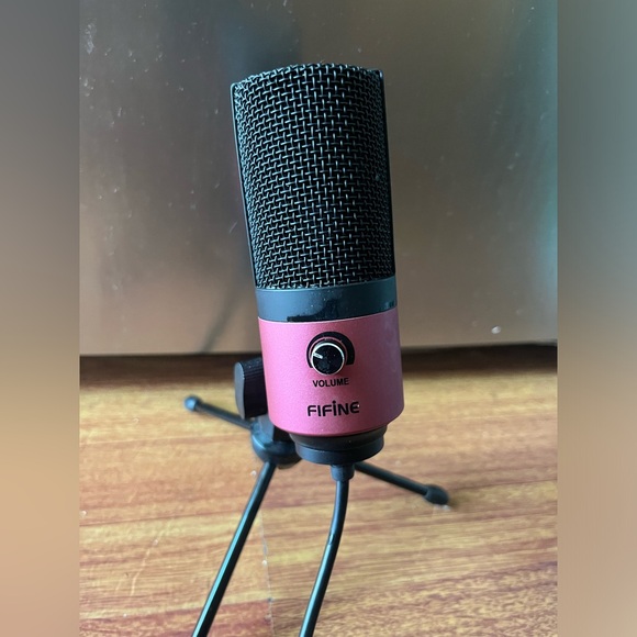 FIFINE USB Podcast Condenser
Microphone Recording On Laptop, No Need Sound Card - Picture 2 of 5